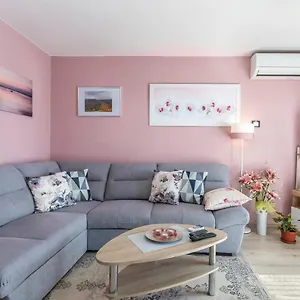  Apartment Noemi